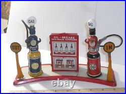 1930s MARX USA TIN BATTERY FILLING STATION PLAYSET LIGHTED NOT WORKING GAS PUMPS