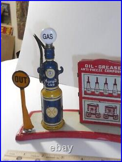 1930s MARX USA TIN BATTERY FILLING STATION PLAYSET LIGHTED NOT WORKING GAS PUMPS