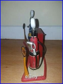 1930s Marx Brightelite Battery-Op Filling Station Gas Pump Tin Litho playset
