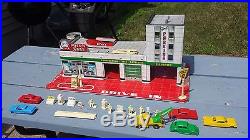 1950's 60's Tin Toy Marx Hi Test Service /Gas Station With Cars Figurines & Extras