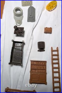 1950's LOUIS MARX Fort Apache COWBOY & INDIANS Play Set Toy Log Cabin Furniture