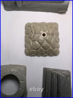 1950's LOUIS MARX Fort Apache COWBOY & INDIANS Play Set Toy Log Cabin Furniture