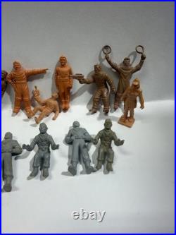 1950's Tom Corbett Marx Playset Space & Alien Figures Various Colors 23 Pieces