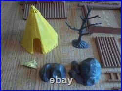 1951 MARX Fort Apache Stockade Playset #3609 99% Complete in C-6 Box