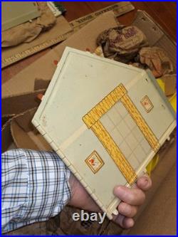 1959 MARX METAL SUBURBAN COLONIAL DOLL HOUSE PLAY SET With BOX INSTRs FURN. DISNEY