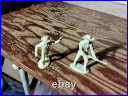 1959 Marx RIFLEMAN Family Chuck & Mark McCain Gunsmoke figures (2) playset