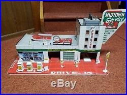 1960's MARX SUPER SERVICE CENTER TIN GAS STATION PLAYSET