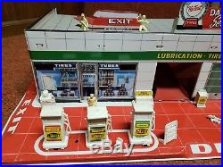 1960's MARX SUPER SERVICE CENTER TIN GAS STATION PLAYSET