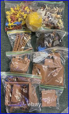 1960's Marx playset western Fort Apachie Stockade Toy Lot SEE PHOTOS