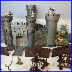 1960s MARX KNIGHTS AND VIKINGS MINIATURE PLAYSET READ