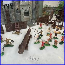 1960s MARX KNIGHTS AND VIKINGS MINIATURE PLAYSET READ