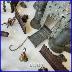 1960s MARX KNIGHTS AND VIKINGS MINIATURE PLAYSET READ