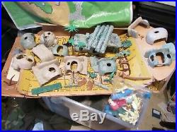 1961 MARX FLINTSTONE SET! WithBOX! PLAY SET! FRED! WILMA! DINO! BARNEY! BETTY