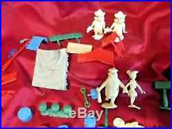 1961 MARX FLINTSTONE SET! WithBOX! PLAY SET! FRED! WILMA! DINO! BARNEY! BETTY