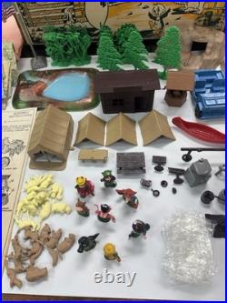 1961 MARX YOGI BEAR at Jellystone National Park PLAYSET #4364 1961 MARX YOGI BEAR at Jellystone National Park PLAYSET #4364