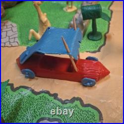 1962 MARX THE FLINTSTONES PLAY SET #4672 with plastic mat town of bedrock