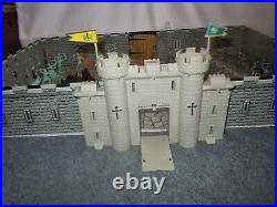 1968 Louis Marx Carryall Action Fighting Knights Playset #4635 Almost Complete