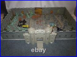 1968 Louis Marx Carryall Action Fighting Knights Playset #4635 Almost Complete