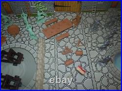 1968 Louis Marx Carryall Action Fighting Knights Playset #4635 Almost Complete