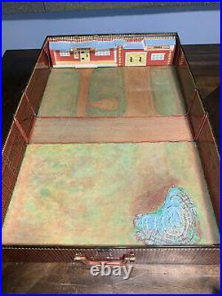 1968 MARX CARRY-ALL ACTION FORT APACHE PLAY SET, #4685 TONS of Extra Men and Acc