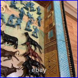 1968 MARX FORT APACHE Carry All Action Tin Case And Figures