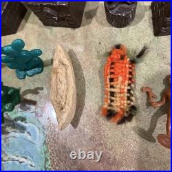 1968 MARX FORT APACHE Carry All Action Tin Case And Figures