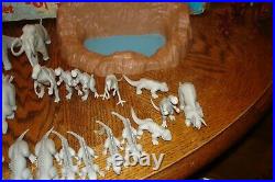 1971 Marx Prehistoric Dinosaurs Play Set #3398 12 MEN, 33 DINOSAURS, TREES. BOX