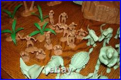 1971 Marx Prehistoric Dinosaurs Play Set #3398 12 MEN, 33 DINOSAURS, TREES. BOX