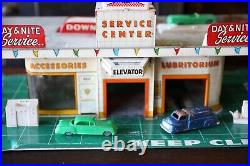 Antique 1950s MARX Tin Litho Garage Service Center Gas Pumps Station Toy cars