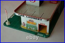 Antique model service station / excellent condition and art work