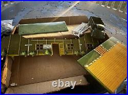 C1950's Marx Army Training Center playset w Orig box partial set accessories Men