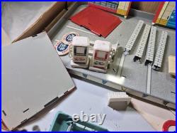 COMPLETE SET Antique 1950s Tin Litho Garage with Cars Toys service center MARX