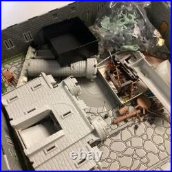 Carry All Action Fighting Nights Marx Fort Nite Vintage Tin Metal Play Set