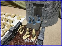 Conte Warlord Tower with Figures Vikings Normans Britains Marx Playset