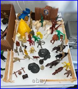 Fort Apache Stockade Vintage Plastic Toy Set Western Plastic Characters w Box