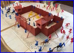 Fort Apache Western 200 Piece Playset 4502. Great Condition. All Original Parts