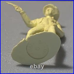 Gunsmoke Matt Dillon Vintage Marx CBS 1960s Cream Plastic Figure Oval Base 62mm