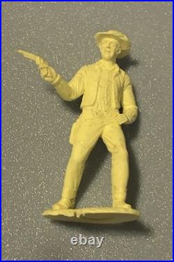 Gunsmoke Matt Dillon Vintage Marx CBS 1960s Cream Plastic Figure Oval Base 62mm