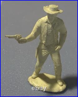 Gunsmoke Matt Dillon Vintage Marx CBS 1960s Cream Plastic Figure Oval Base 62mm
