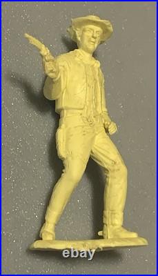 Gunsmoke Matt Dillon Vintage Marx CBS 1960s Cream Plastic Figure Oval Base 62mm