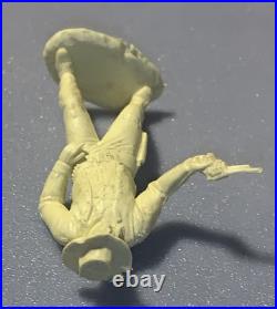 Gunsmoke Matt Dillon Vintage Marx CBS 1960s Cream Plastic Figure Oval Base 62mm