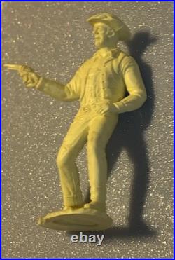 Gunsmoke Matt Dillon Vintage Marx CBS 1960s Cream Plastic Figure Oval Base 62mm