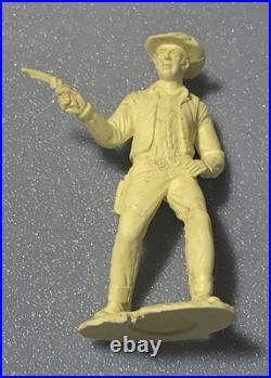 Gunsmoke Matt Dillon Vintage Marx CBS 1960s Cream Plastic Figure Oval Base 62mm