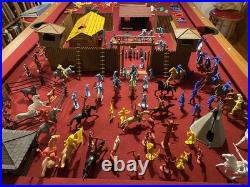 HUGE 278 pieces Vintage 1960's MARX FORT APACHE PLAYSET #3680 many extras