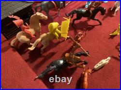 HUGE 278 pieces Vintage 1960's MARX FORT APACHE PLAYSET #3680 many extras