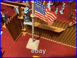 HUGE 278 pieces Vintage 1960's MARX FORT APACHE PLAYSET #3680 many extras