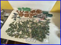 HUGE playset Vintage Toy Army men Miniature Soldiers marx mpc ww2 Lot 3E71