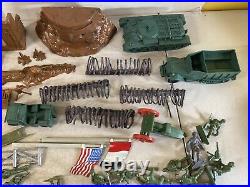 HUGE playset Vintage Toy Army men Miniature Soldiers marx mpc ww2 Lot 3E71