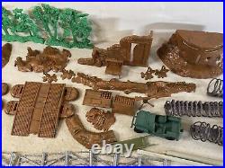 HUGE playset Vintage Toy Army men Miniature Soldiers marx mpc ww2 Lot 3E71