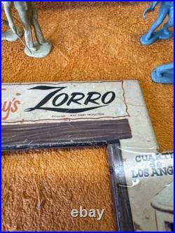 J- Vintage Marx Zorro Hacienda Balcony And 13 Plastic Men